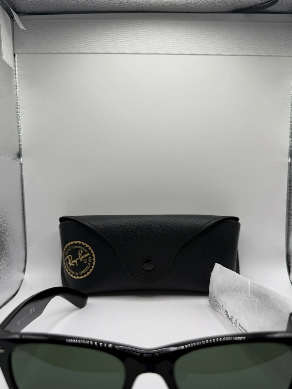 Ray-Ban New Wayfarer Sunglasses * No Dust Cloth Or Booklet* RB2132 901 51/18
